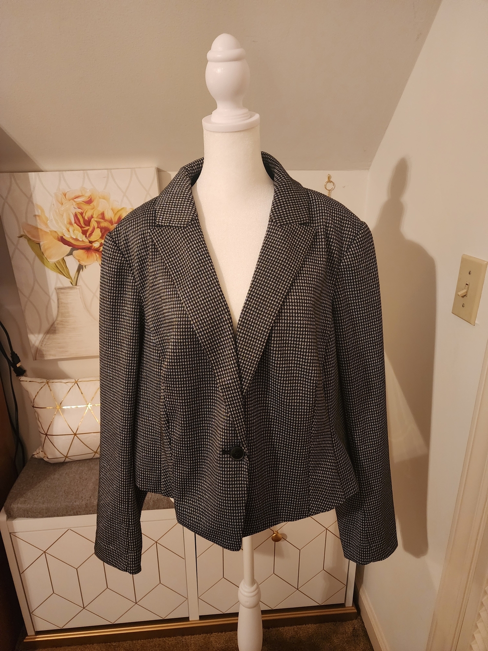 Lane Bryant Houndstooth Cropped Blazer Infused with Silver Thread - BEAUTIFUL!